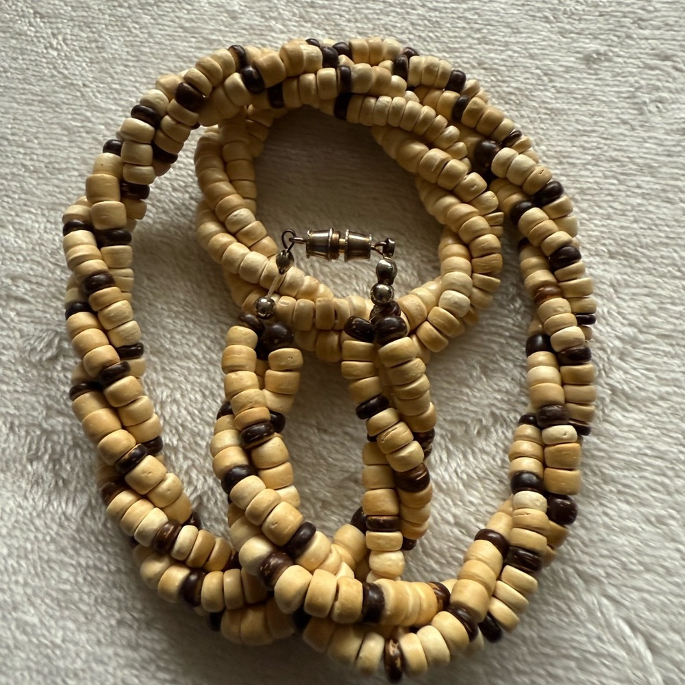 Elegant Cream and Brown Beaded Necklace